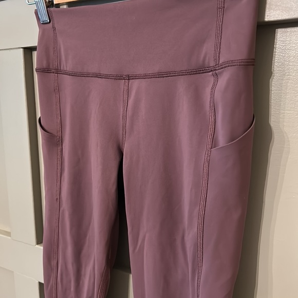 LULULEMON Pace Rival Crop *22" Running Workout Leggings in Cherry Cola Size 2 - Picture 12 of 16